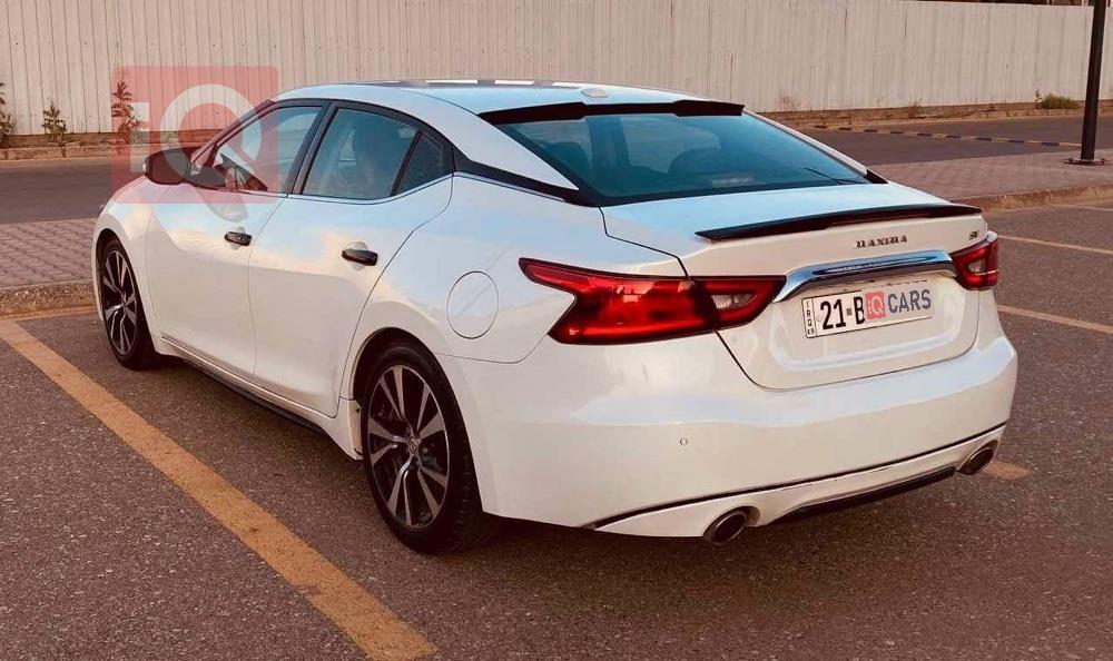 Nissan Maxima